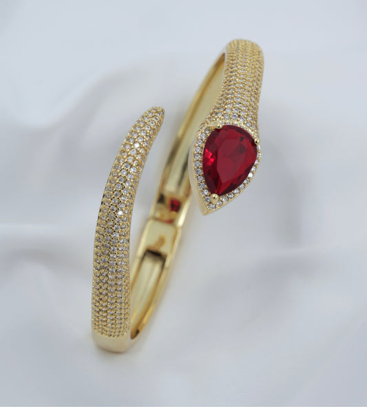 Regal Ruby Gold Bracelet – Timeless Elegance, Tarnish-Resistant
