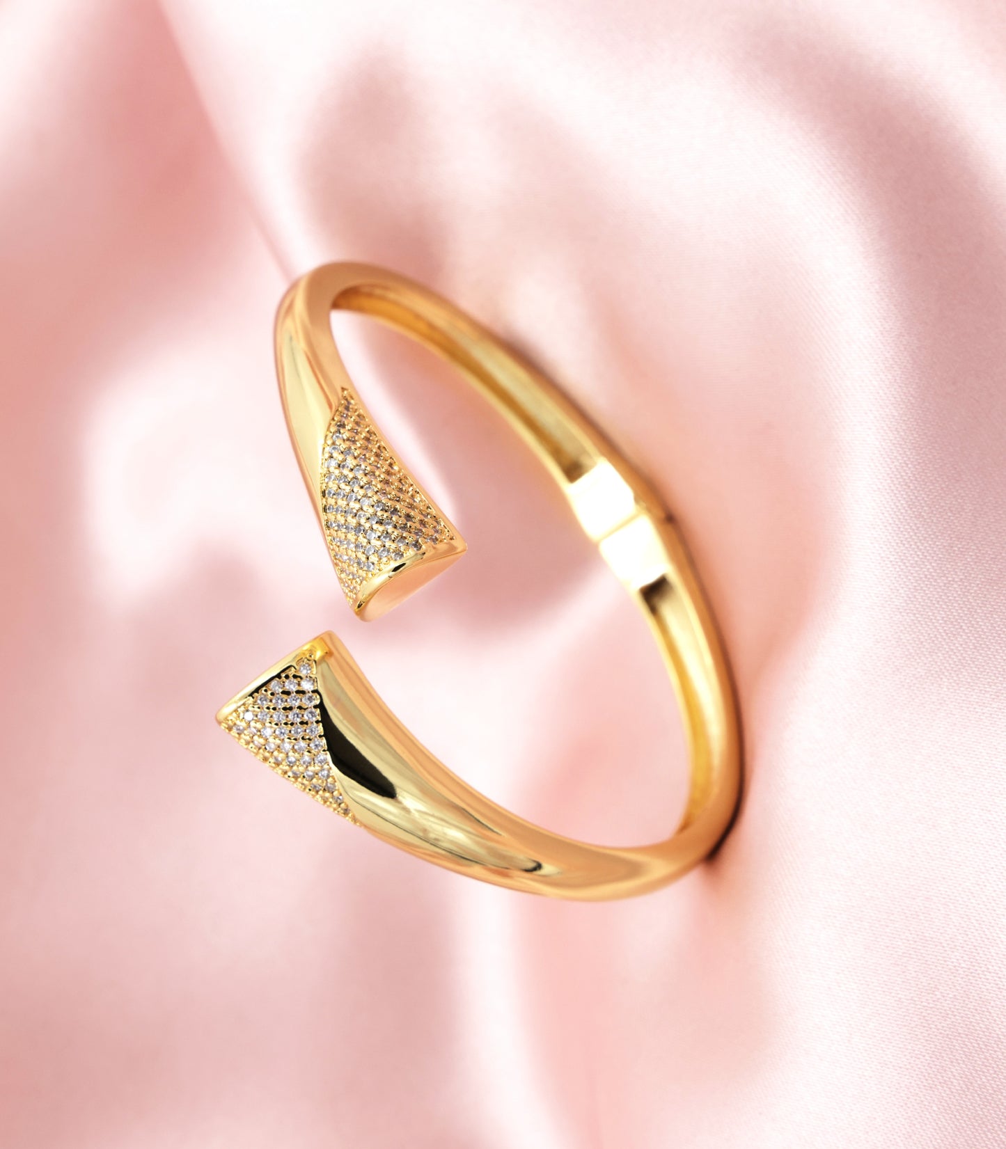 Bold Elegance Gold-Tone Open Cuff Bracelet - Anti-tarnish