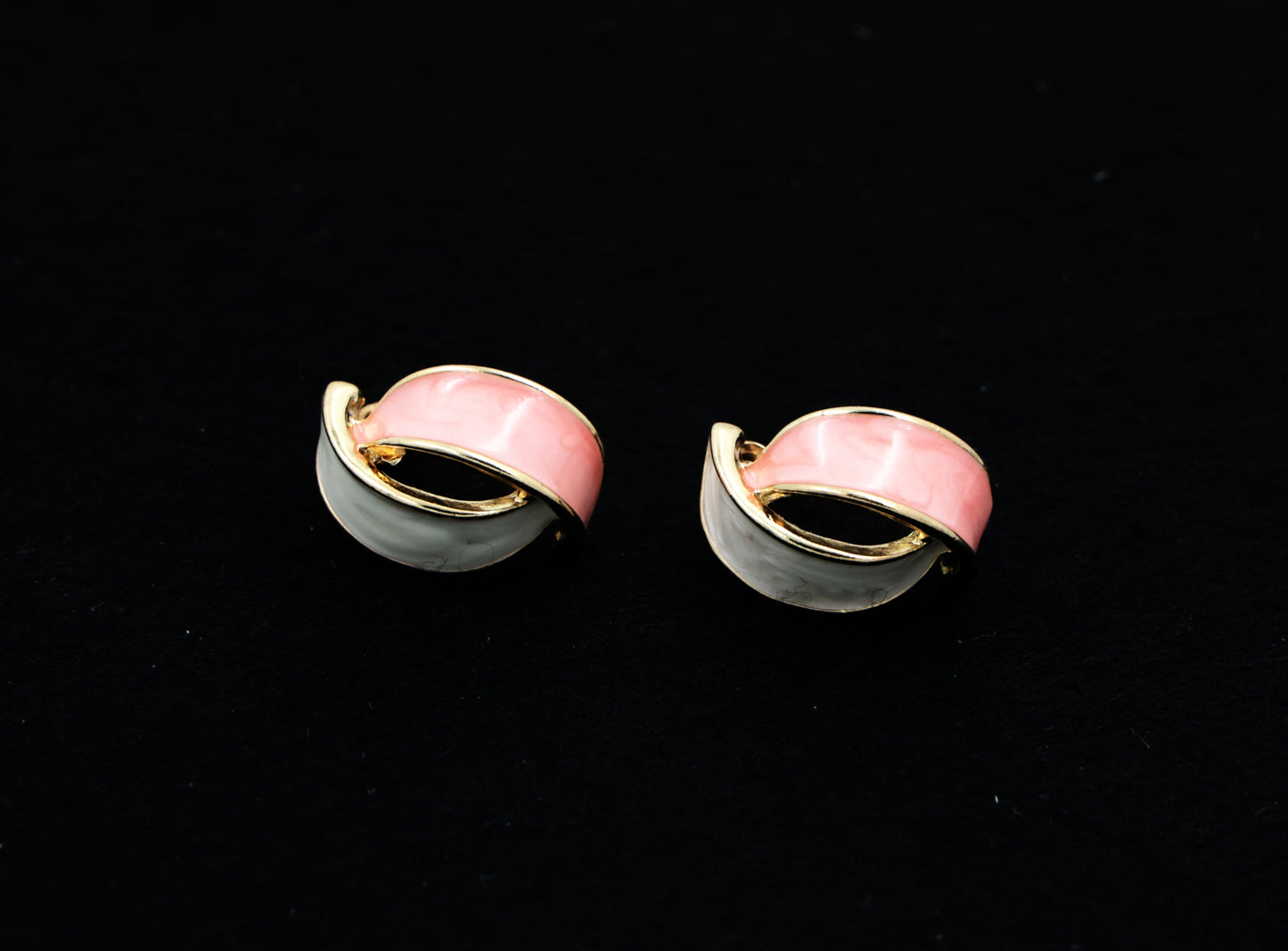 Peach Pearl Swirl Enamel Hoop Earrings