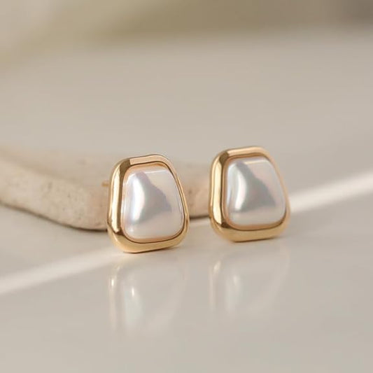 Modern Pearl Bezel Stud Earrings - Anti-tarnish