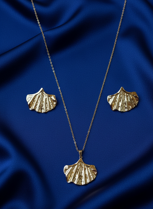 Elara Fan™ Gold-Tone Pendant Set