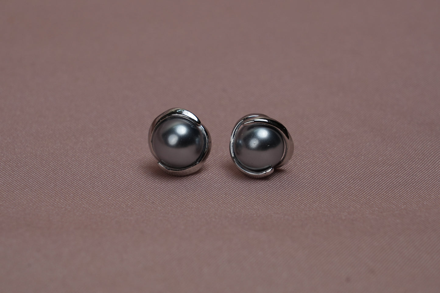 Pearl Pendant Necklace & Stud Earrings Set