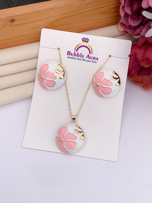 Meadow Glow Pendant Set