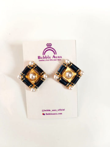 β¨ Regal Noir Pearl Studs