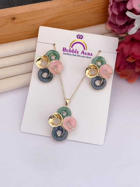 Luxe Harmony Golden Enamel Pendant Set