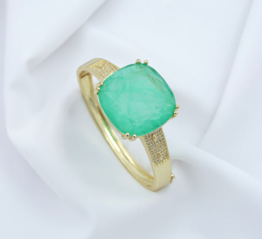 Emerald Mirage Bracelet – Bold Green Doublet Elegance