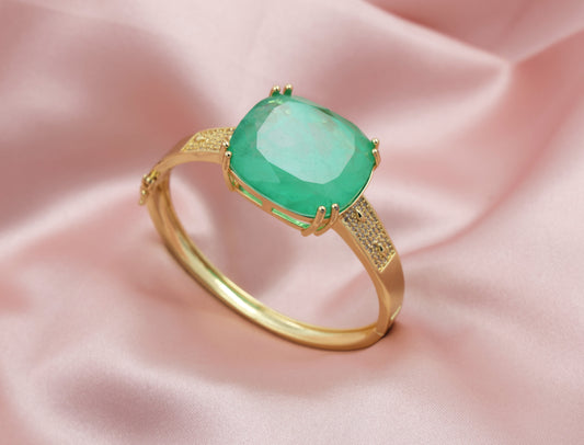 Emerald Mirage Bracelet – Bold Green Doublet Elegance