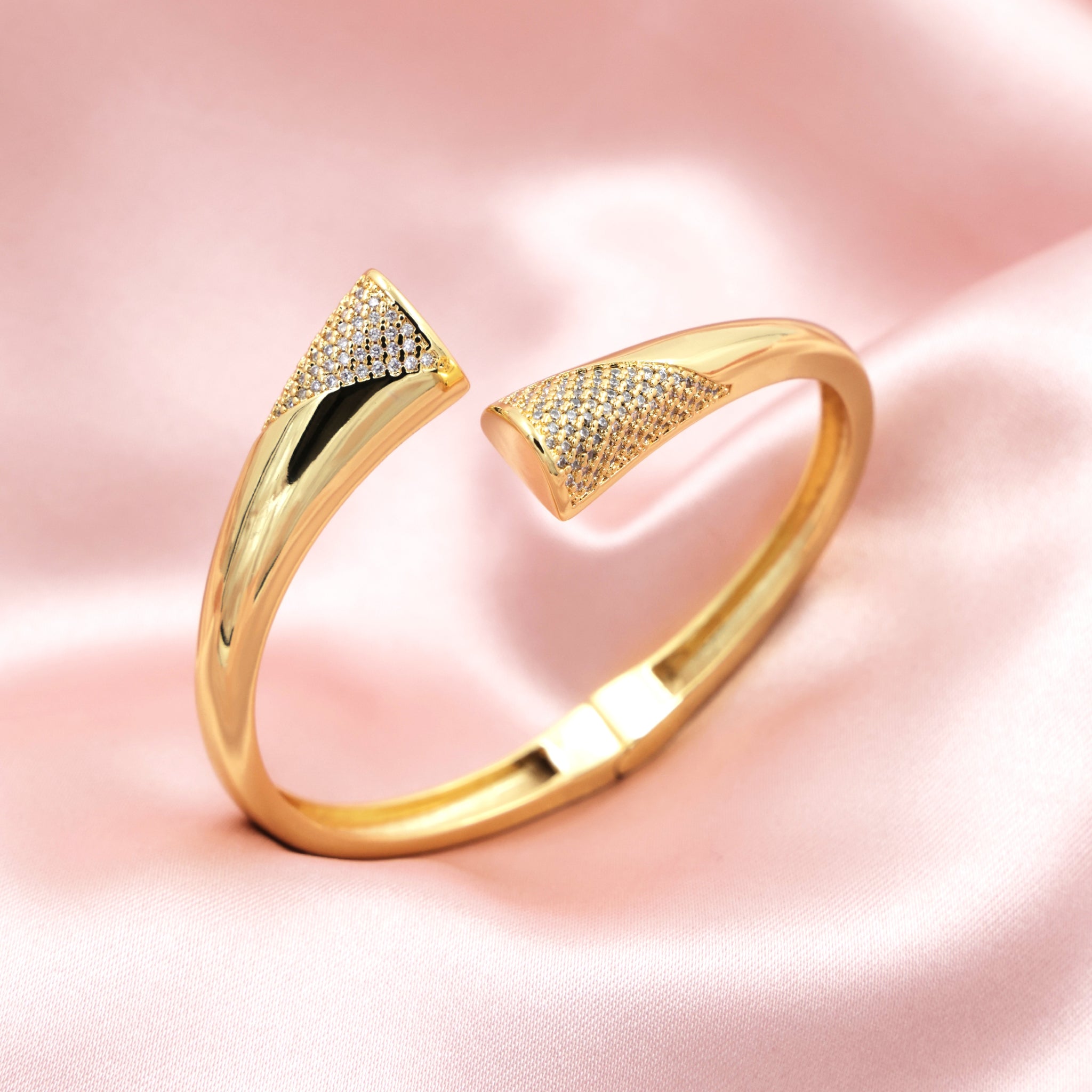 Bold Elegance Gold-Tone Open Cuff Bracelet - Anti-tarnish