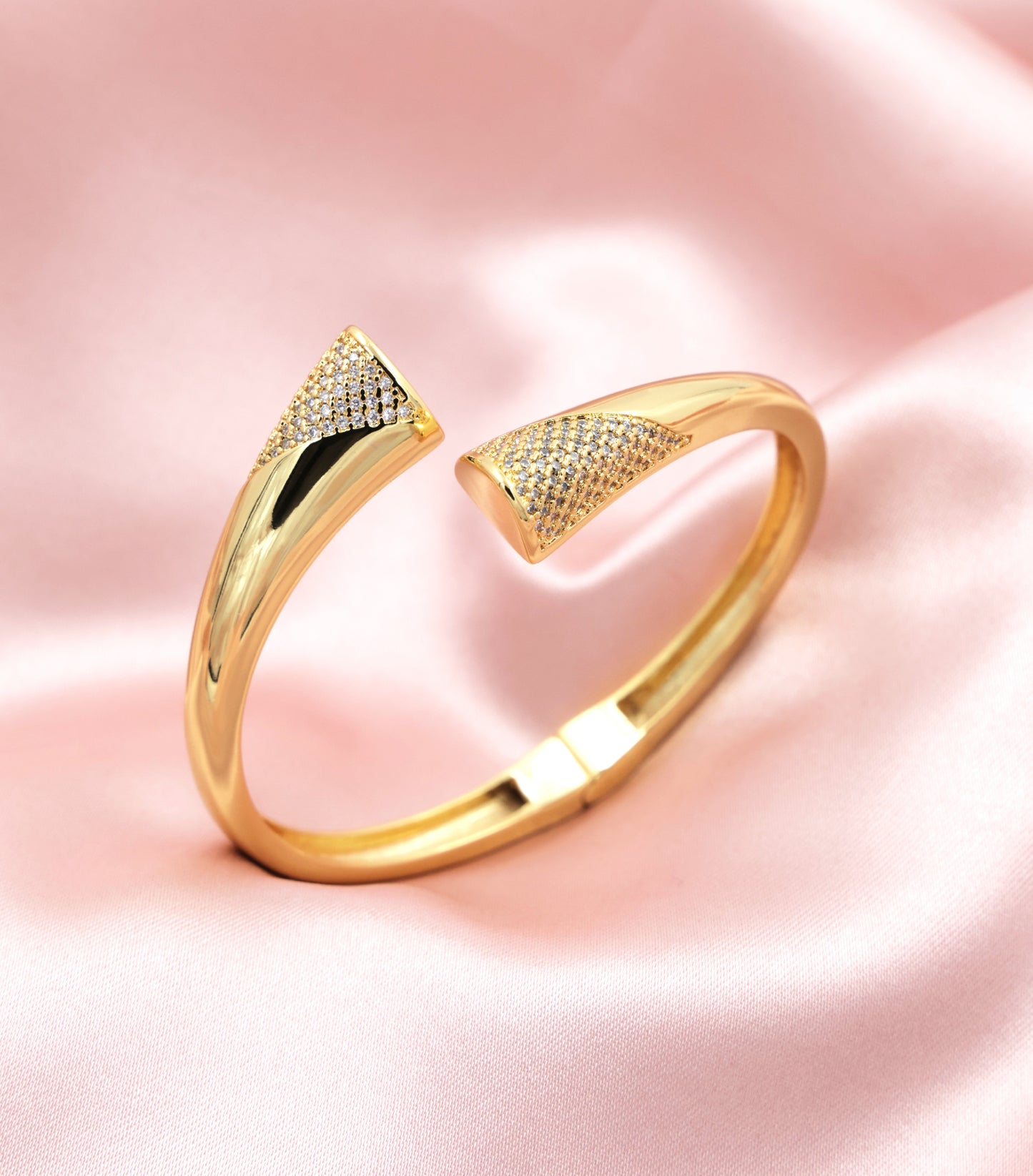 Bold Elegance Gold-Tone Open Cuff Bracelet - Anti-tarnish