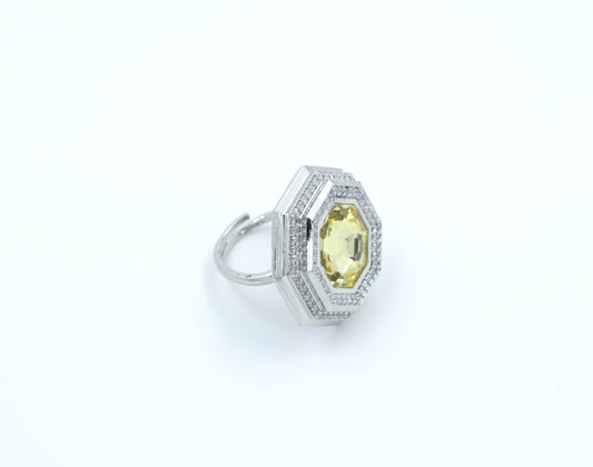 💛 Golden Empress Ring