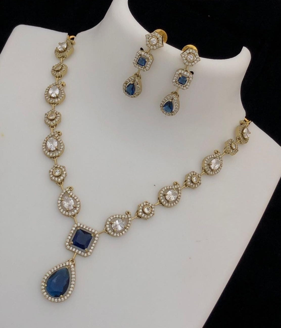 Royal Sapphire Gold-Plated Necklace Set - Victorian Polish