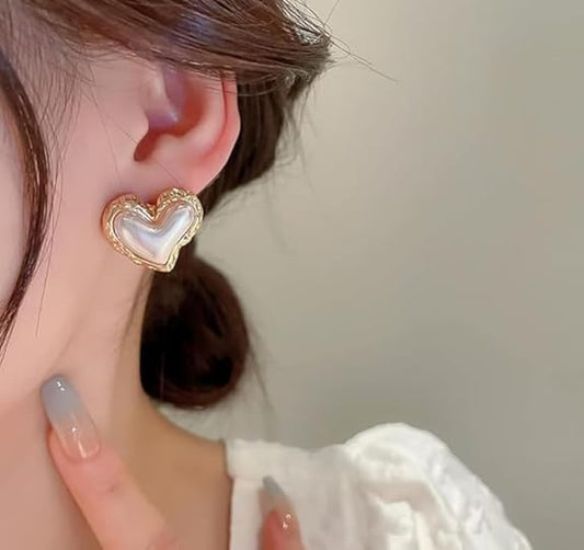 Moonlit Heart Earrings – Soft Glow & Golden Embrace