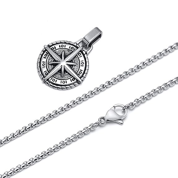 🧭 Compass Star Pendant Necklace – Bold, Directional Statement