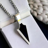 🗡️ Sleek Arrowhead Pendant Necklace – Precision. Power. Minimal Edge.