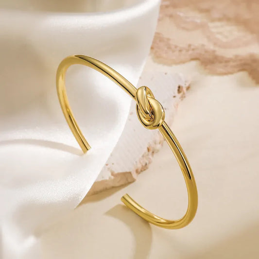 Golden Knot Bangle – A Symbol of Elegance & Eternal Bond