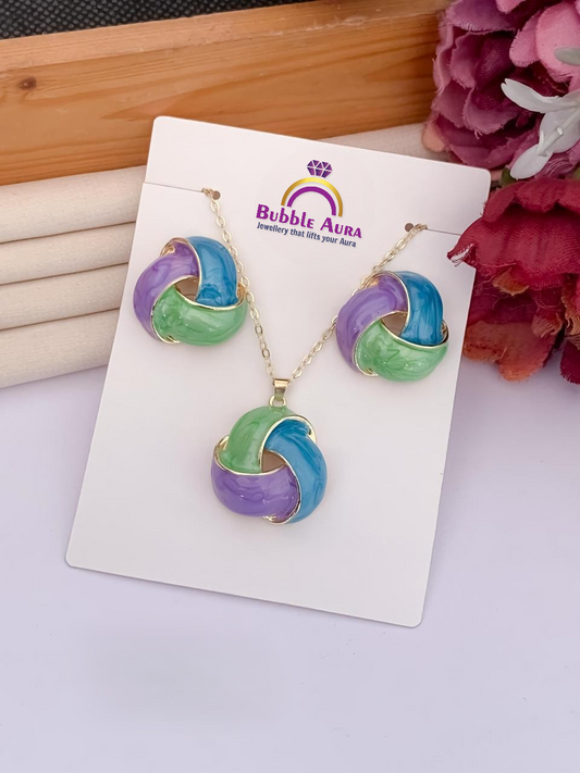 Lyra Royale Pendant Set
