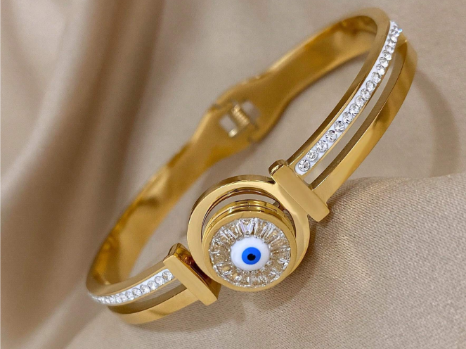 Orion Rotating Evil Eye Bracelet – Tarnish-Resistant