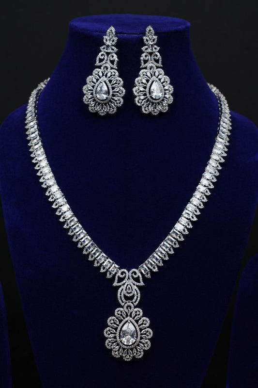 Regal Majesty Teardrop Necklace Set