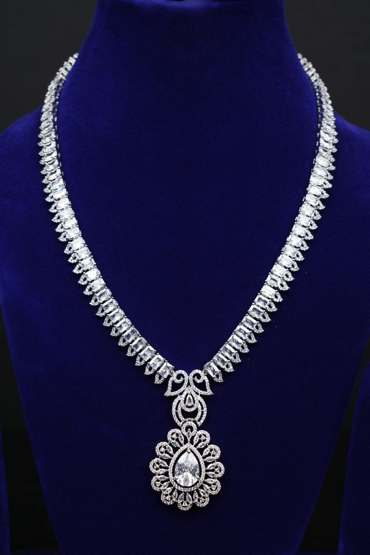 Regal Majesty Teardrop Necklace Set