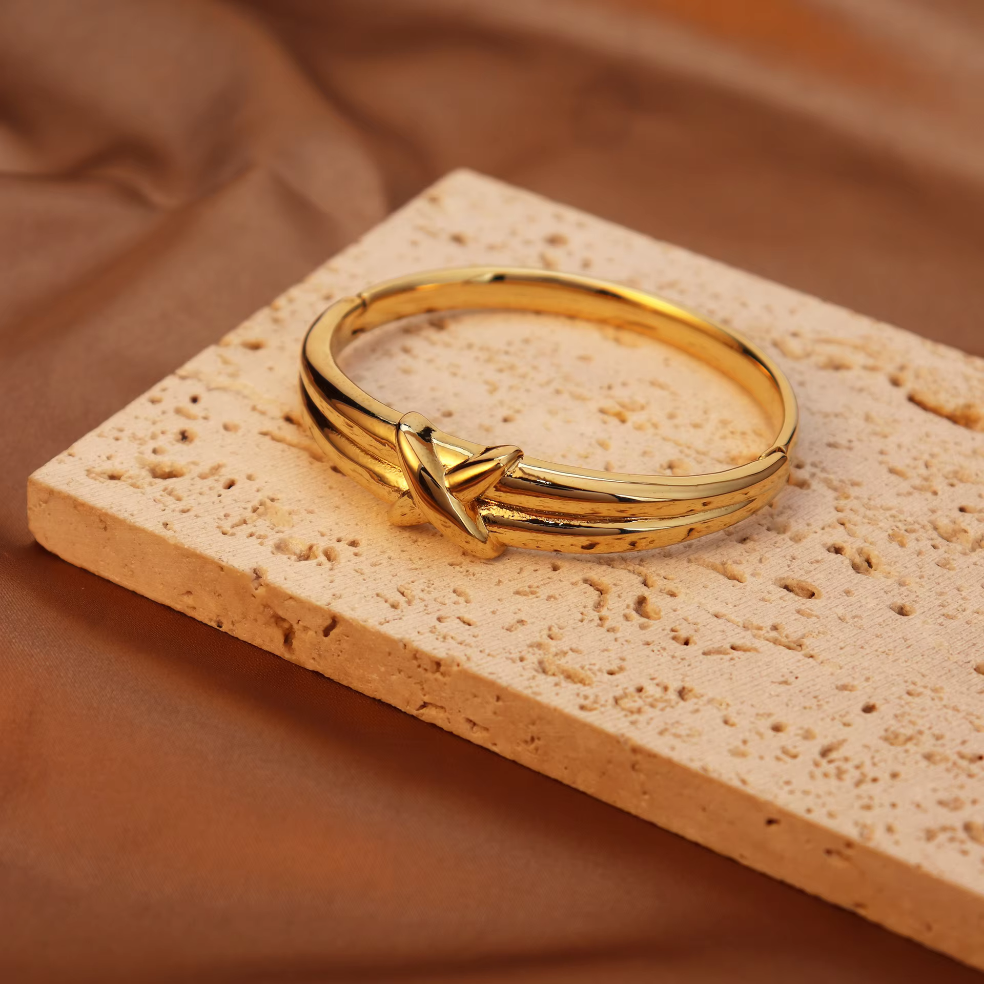 18k Gold Plated - Twinkle Bloom Bracelet - Anti-Tarnish Stainless steel