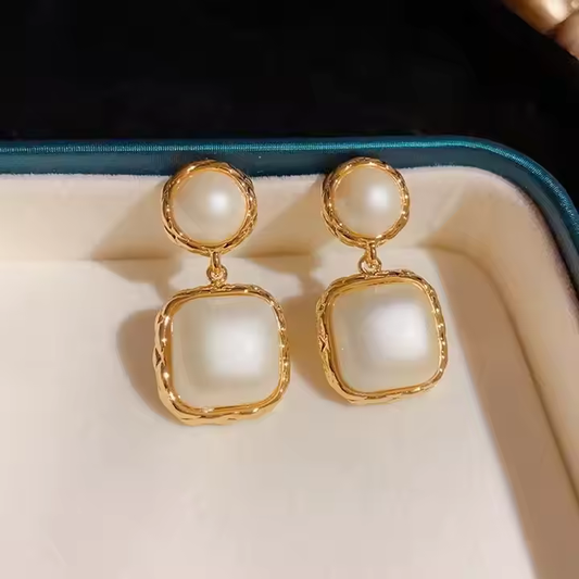 Elegant Retro Fritilla Pearl Double Earrings