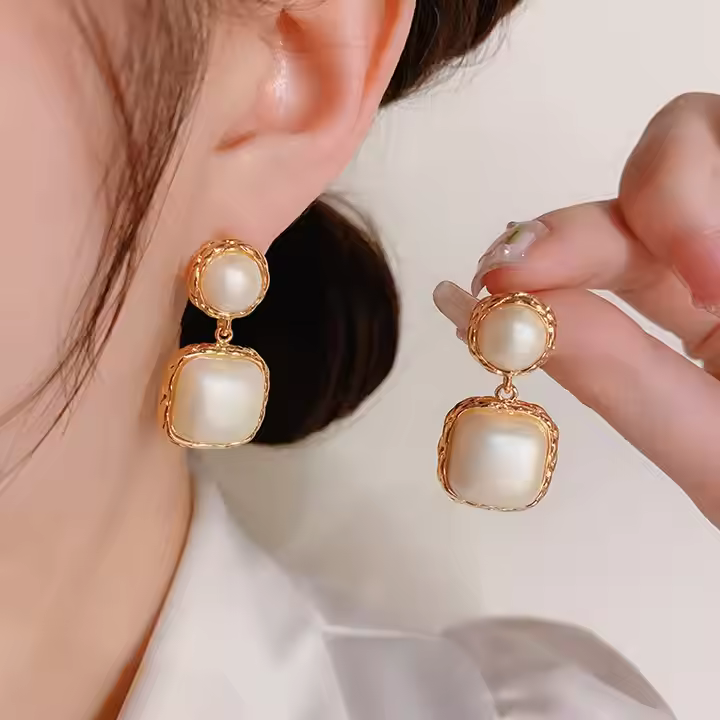 Elegant Retro Fritilla Pearl Double Earrings