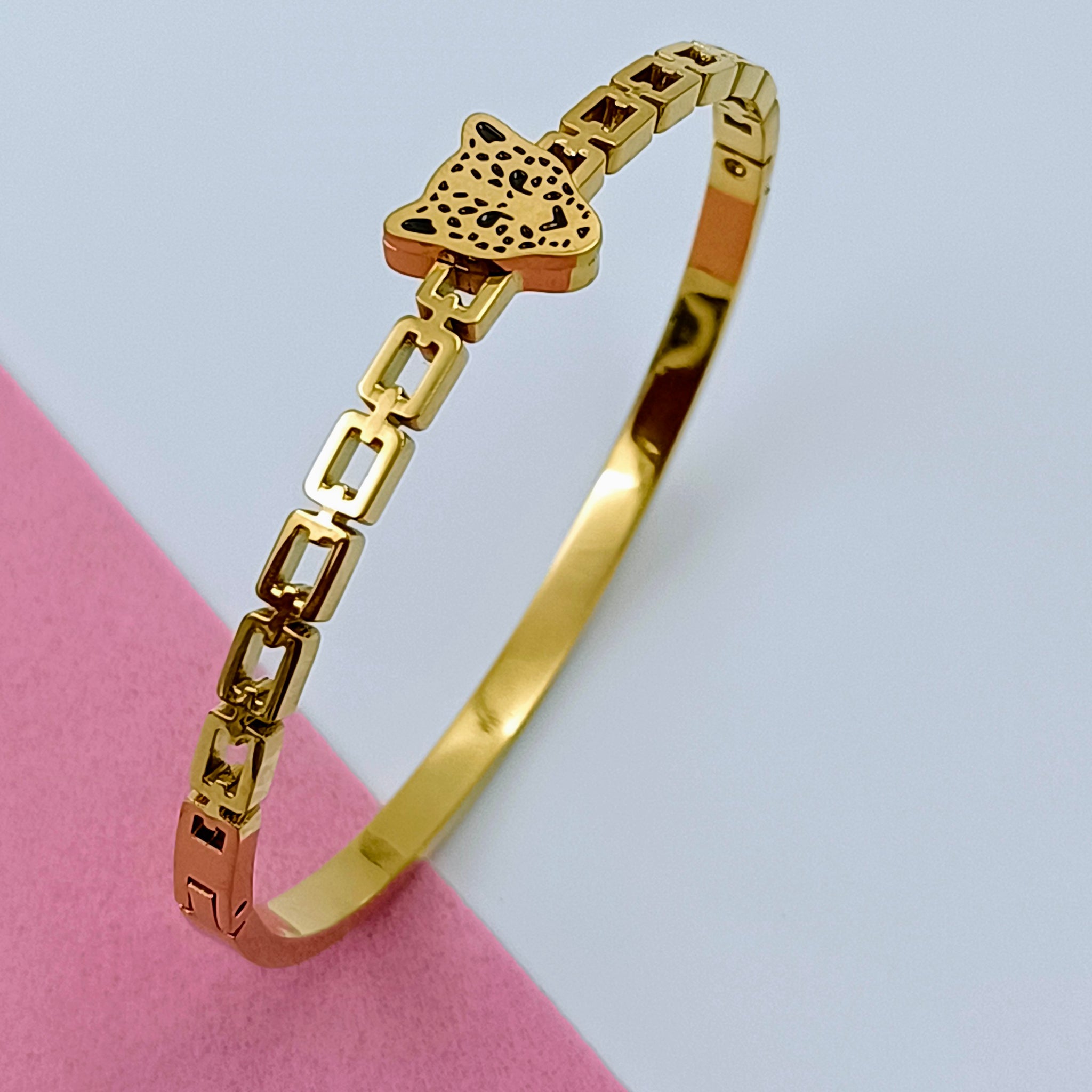 Radiant Panther Gold Bracelet – Tarnish-Resistant