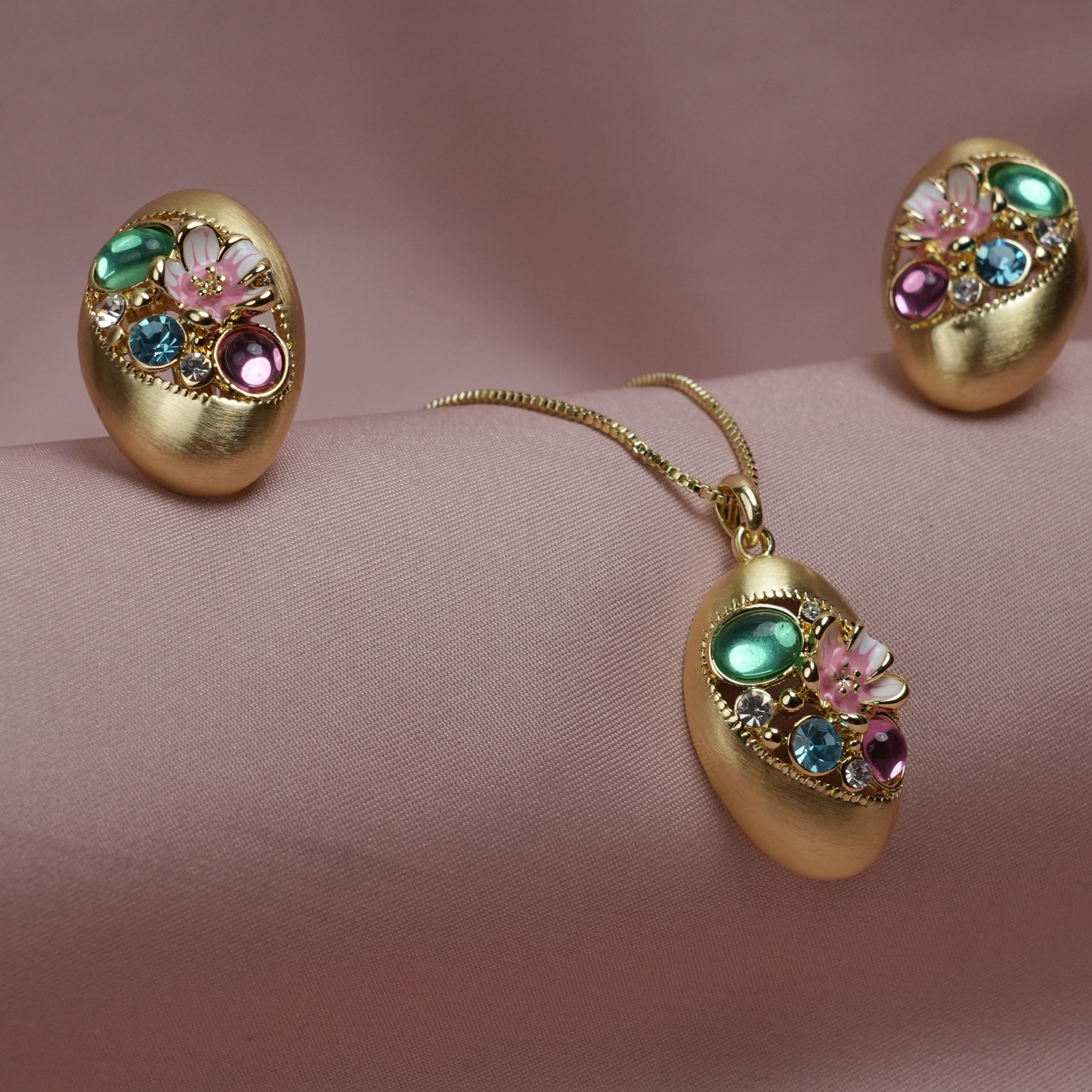 🌸 Gleam Petal Pendant & Earrings Set