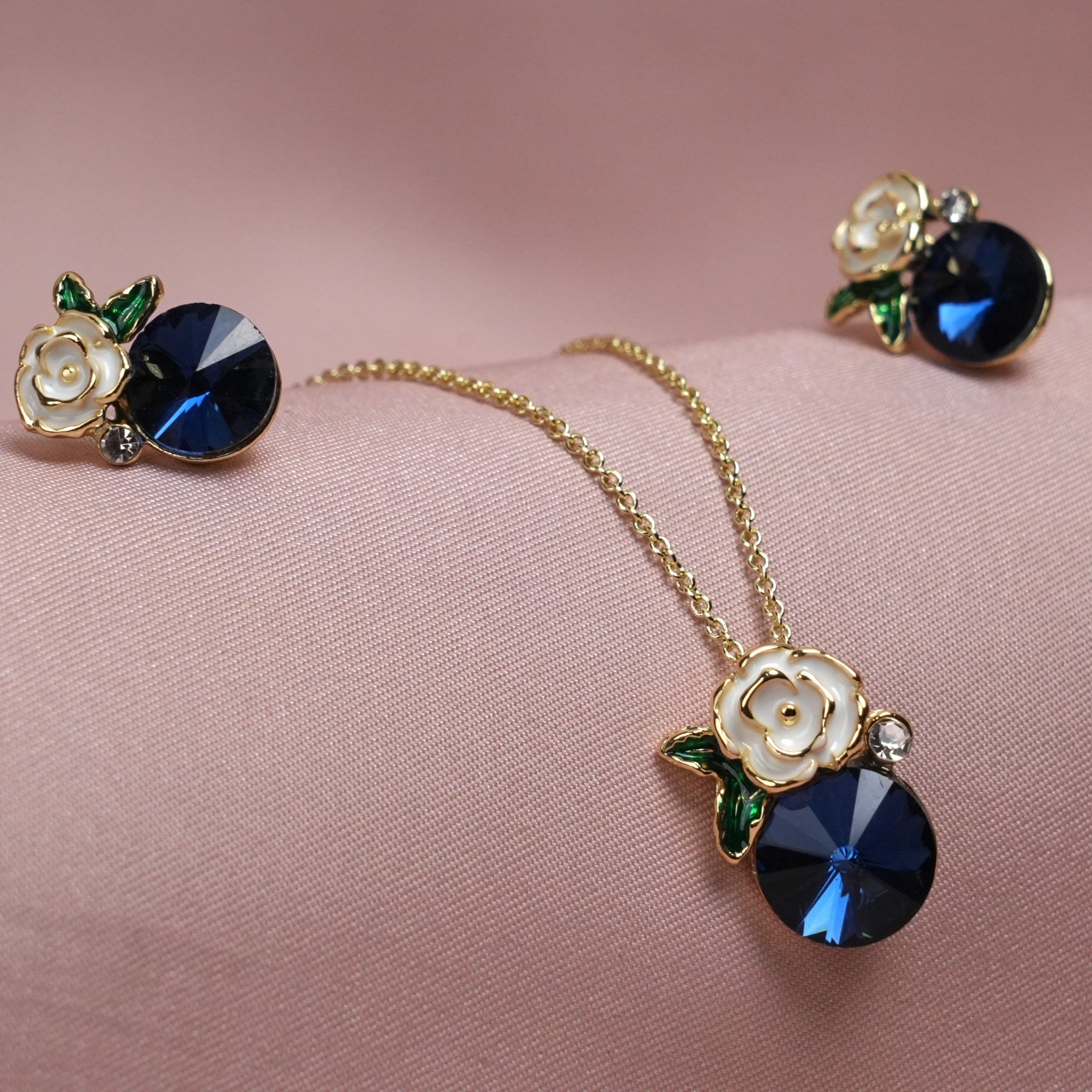 Twinkle Bloom Pendant & Earrings Set
