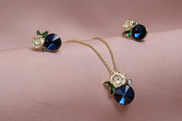 Twinkle Bloom Pendant & Earrings Set