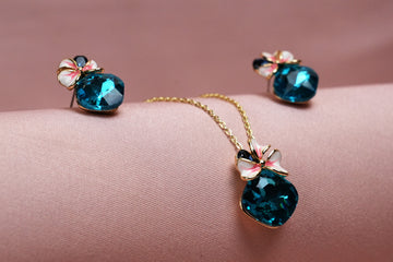 Niraya Ocean Blue Swarovski Pendant Set