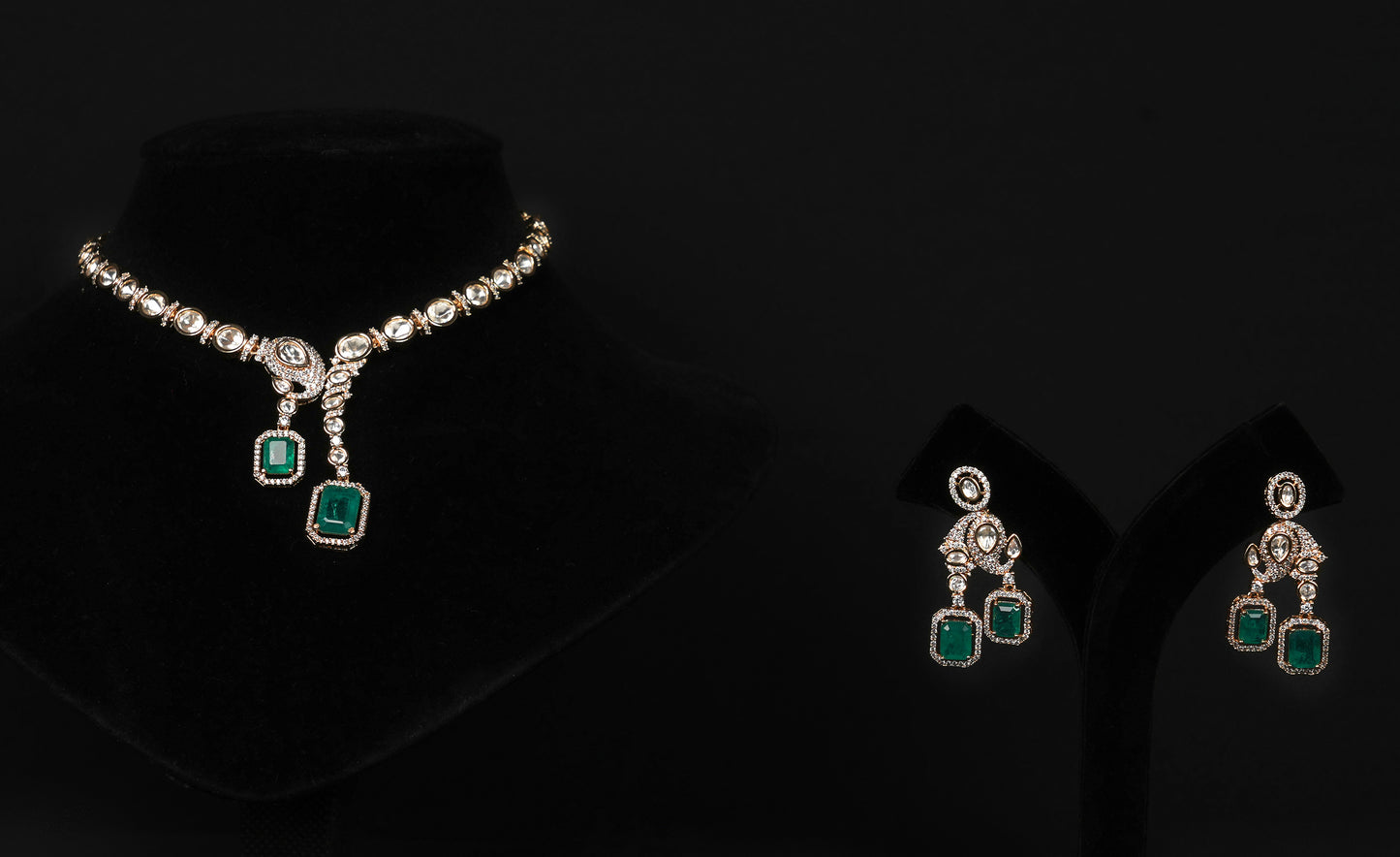 Elegant Kundan & Emerald Green Stone Necklace Set