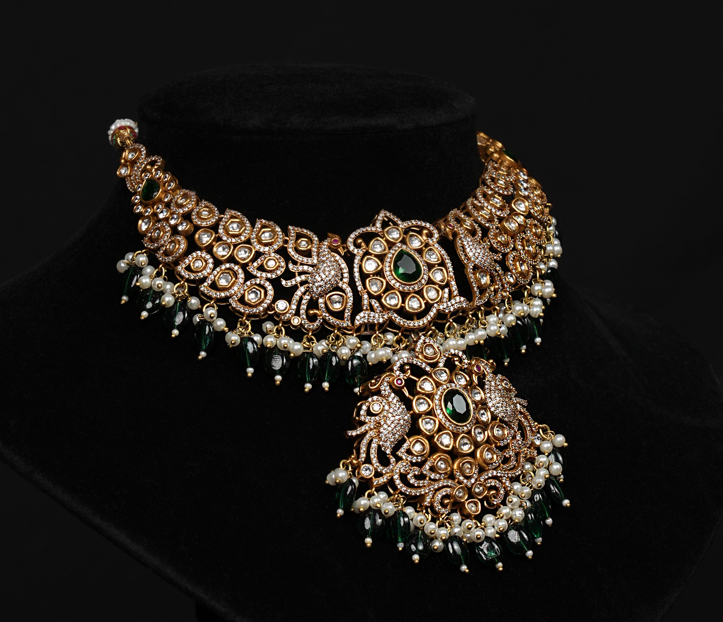 Royal Kundan Pearl Choker Set – Antique Gold & Emerald Edition