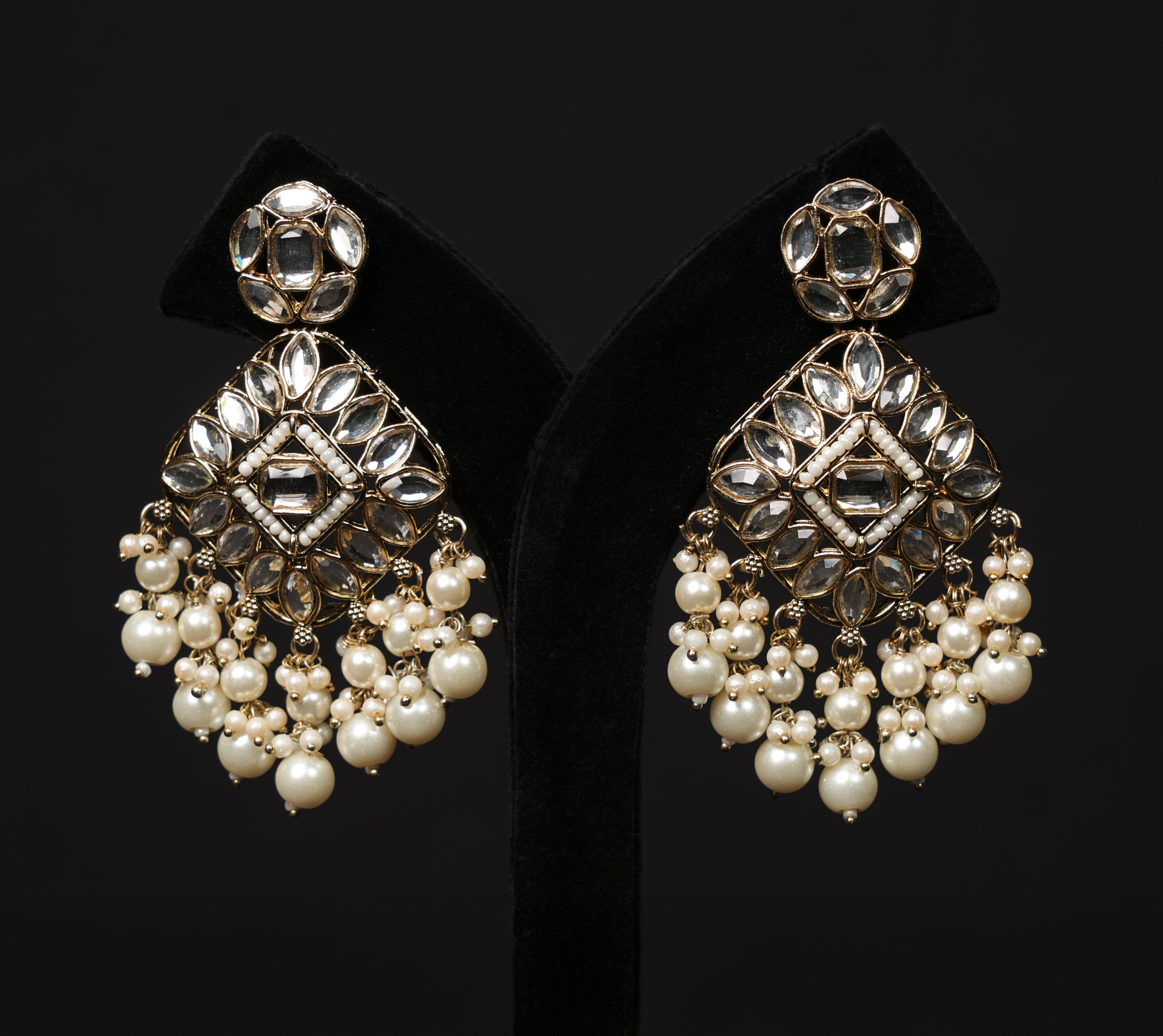 Nooraniya Kundan Pearl Choker Set