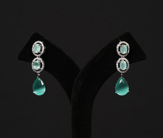 Emerald Glow Teardrop Necklace Set