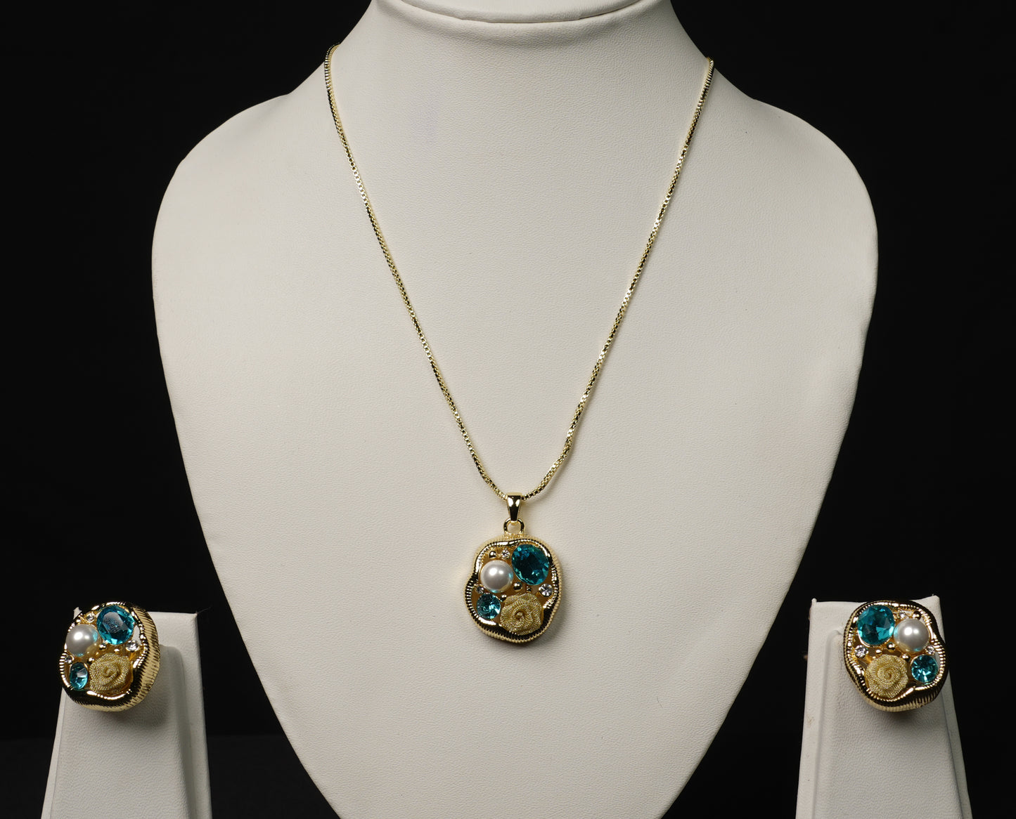 Azure Bloom Pendant, Necklace  –  Pearl & Aquamarine Crystals