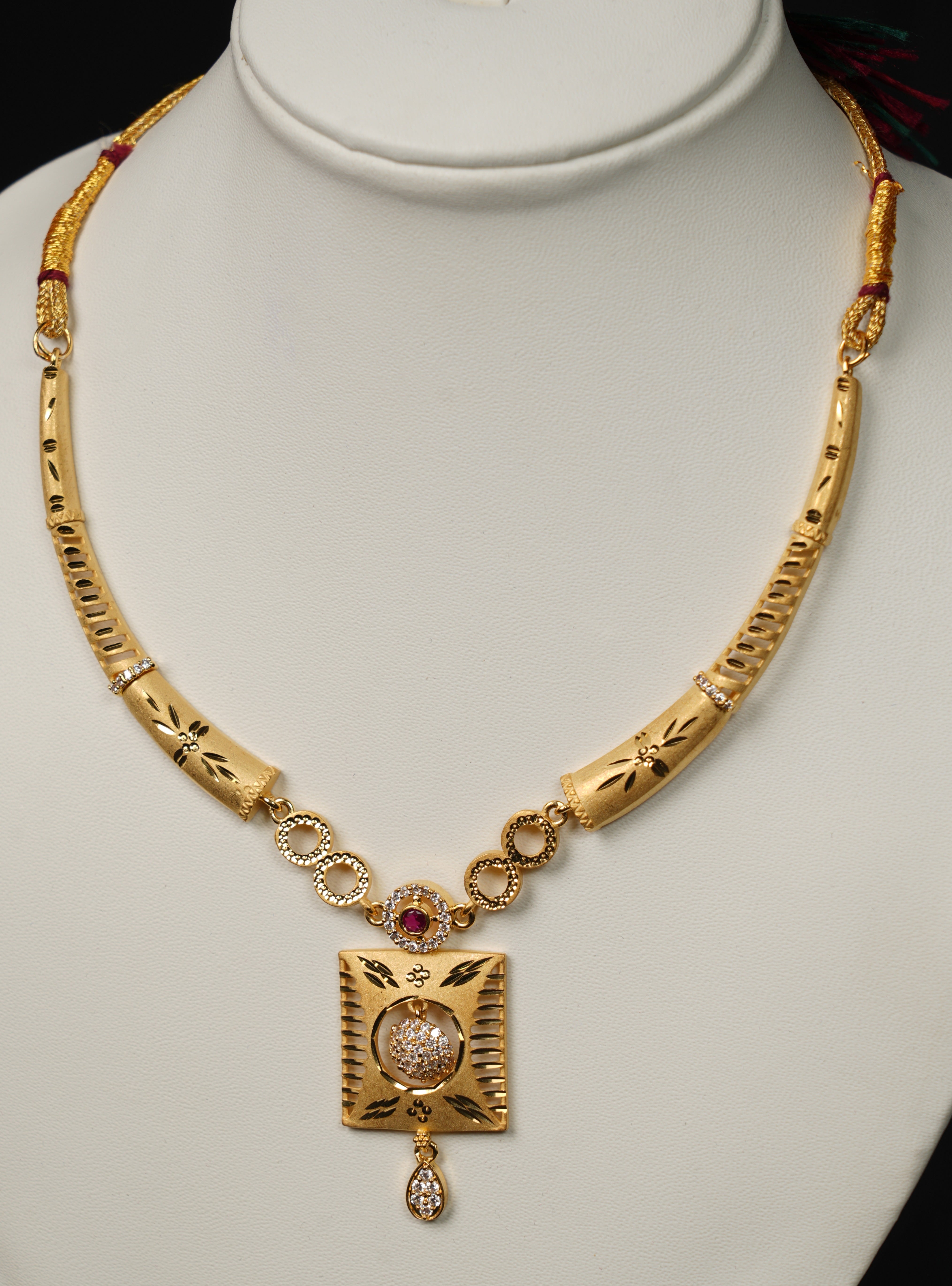 Traditional Gold-Plated Square Pendant Necklace Set