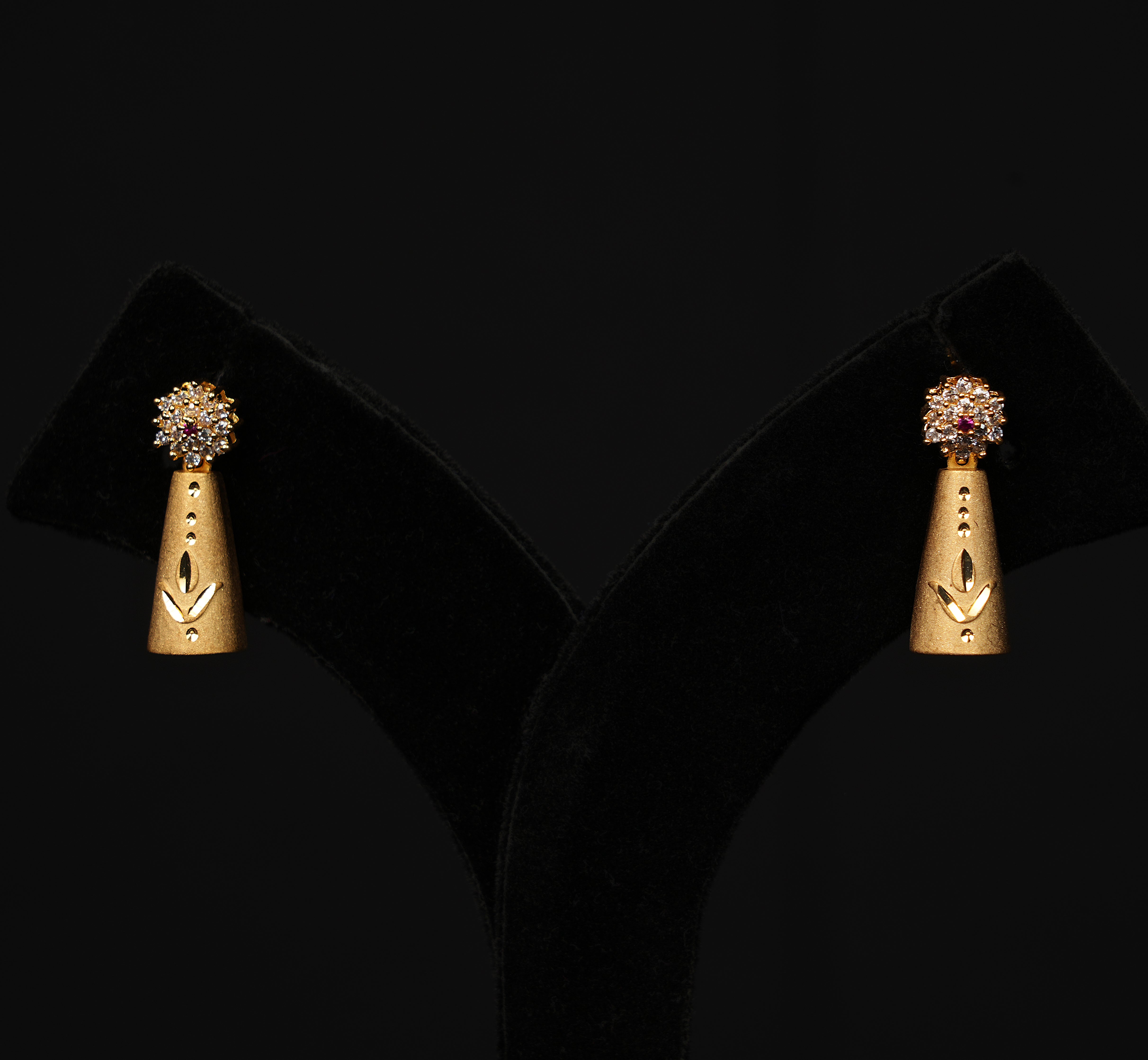 Elegant Forming Gold  Geometric Necklace , Earrings Set