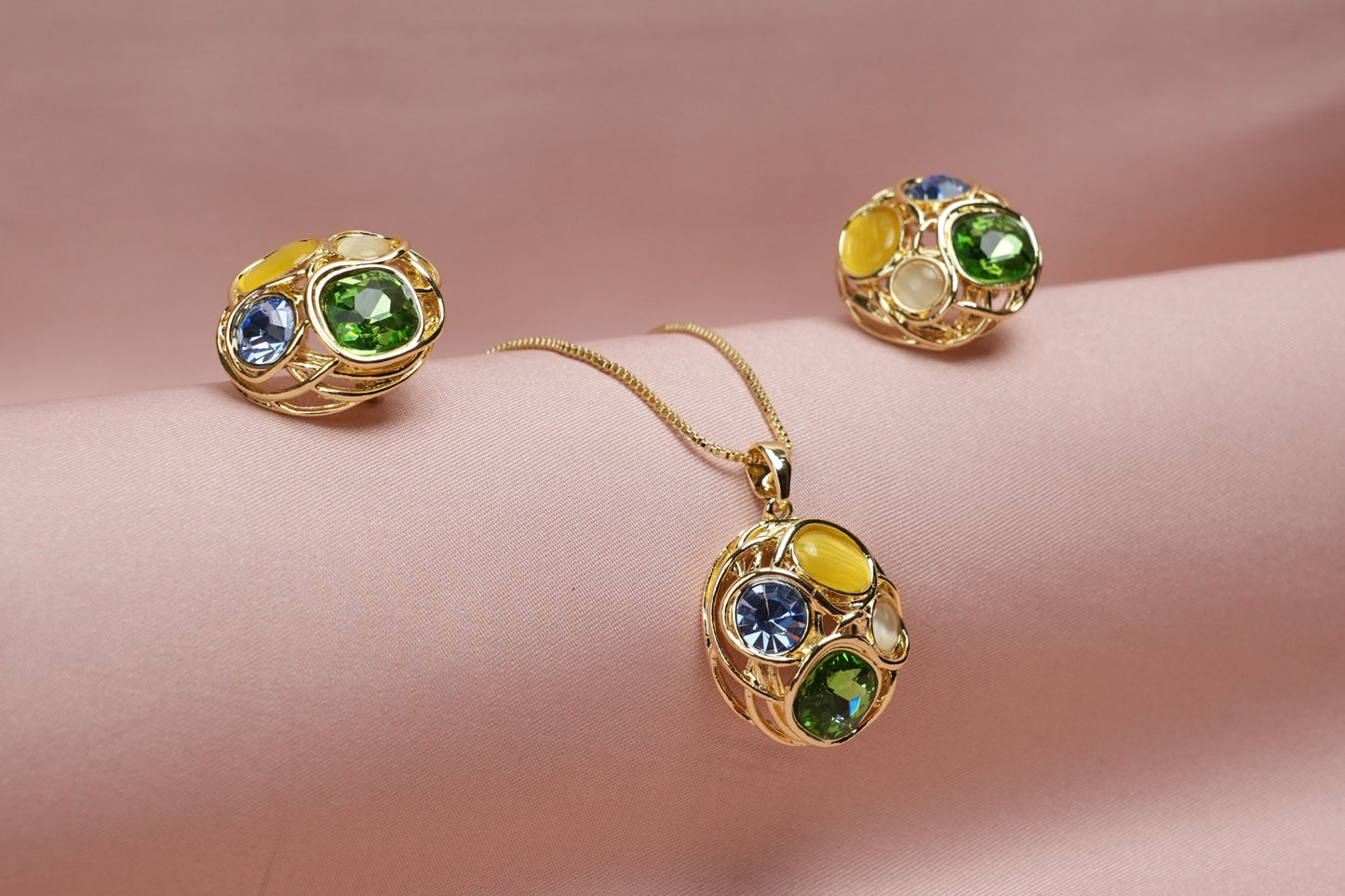 Gem Glow Multi-Stone Pendant Set – Bubble Aura Exclusive