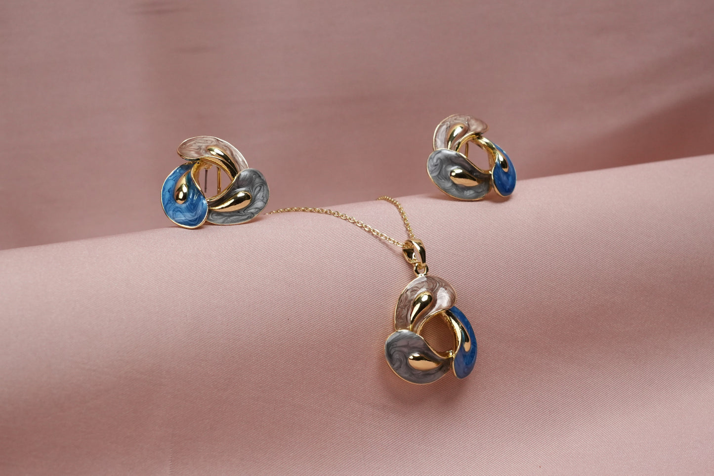 Elegant Tricolor Swirl Pendant Set with Earrings