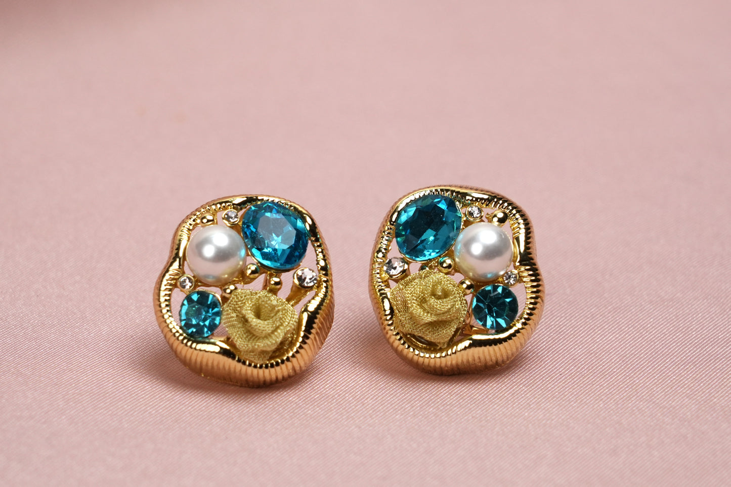 Azure Bloom Pendant, Necklace  –  Pearl & Aquamarine Crystals