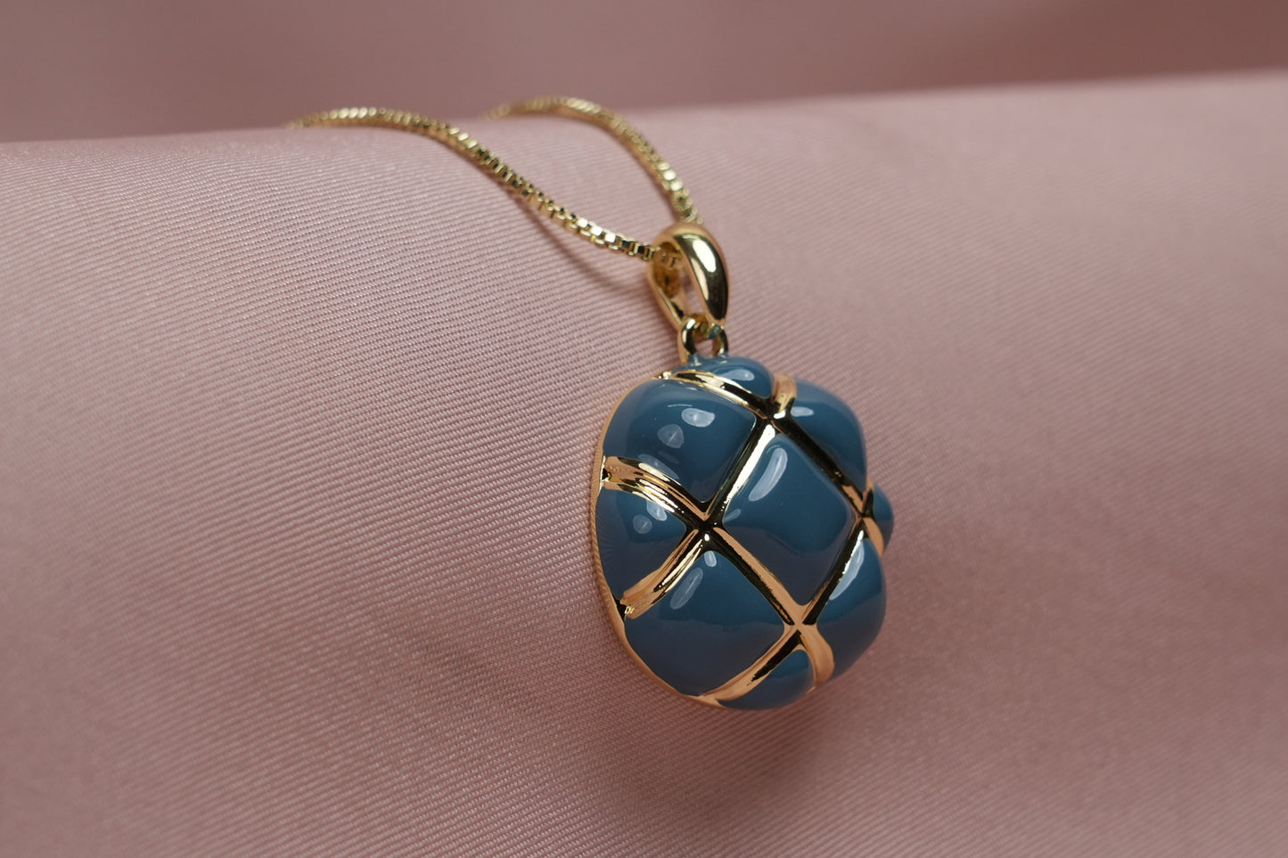 Midnight Lattice Pendant Set – Classic Meets Contemporary