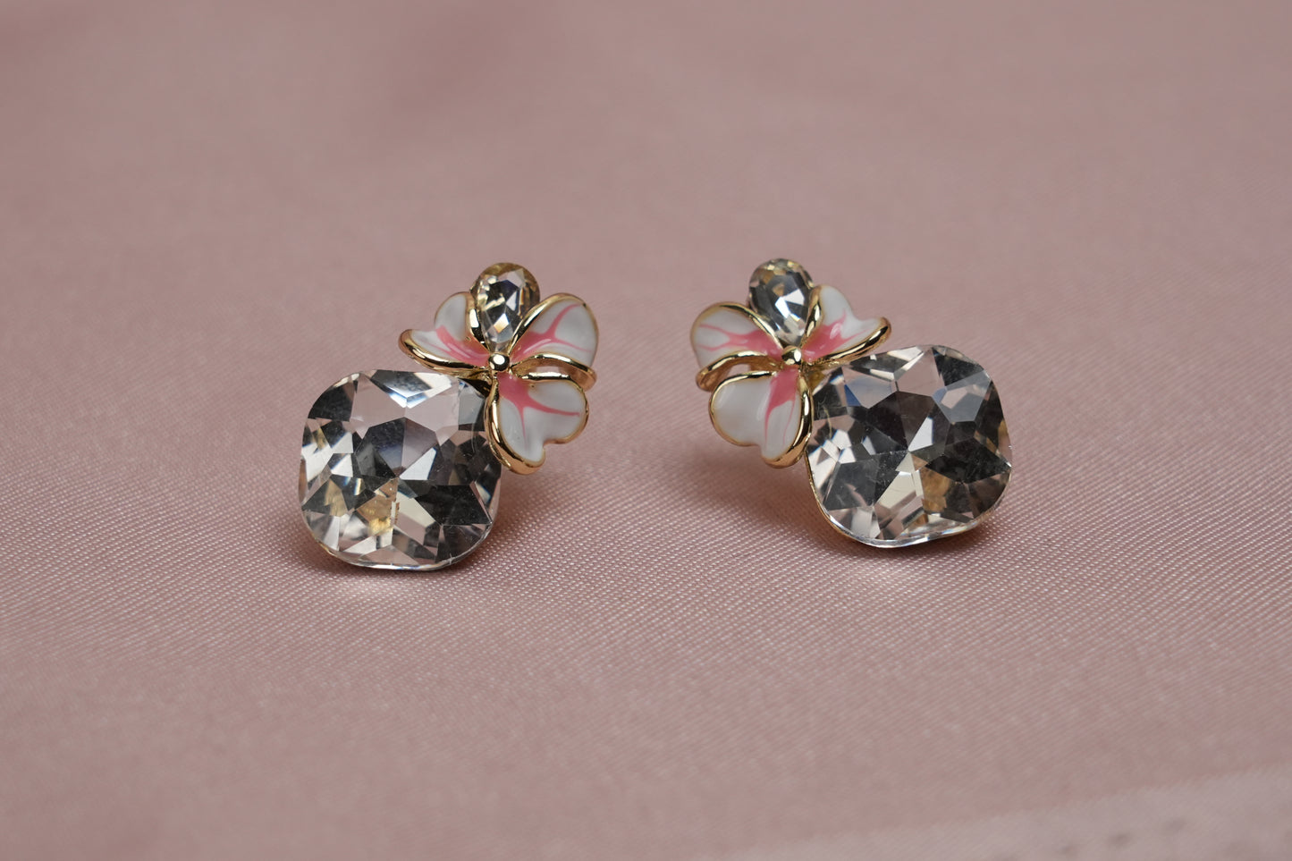 Blossom Radiance Pendant Set