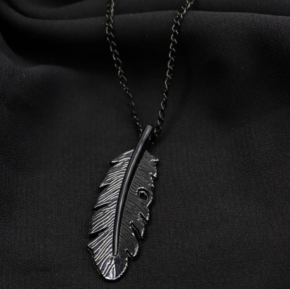 Obsidian Drift Pendant – Black Feather Necklace