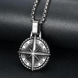 🧭 Compass Star Pendant Necklace – Bold, Directional Statement