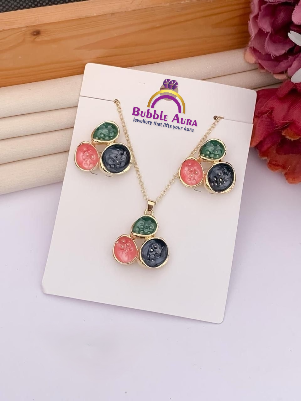 Tricolor Bloom Golden Pendant Set