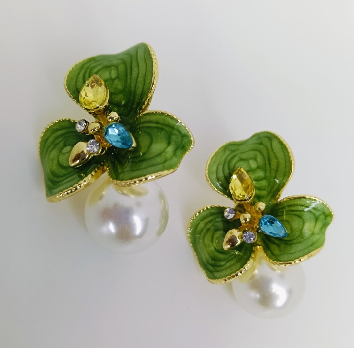 Mila Garden Glow Earrings