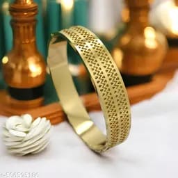 Radiant Gold-Tone Designer Bracelet – Elegant Geometric Finish