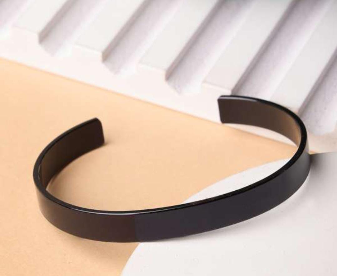 Midnight Black Stainless Steel Cuff Bracelet – Minimalist Edition