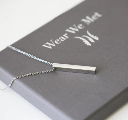 Minimalist Vertical Bar Pendant Necklace – Silver Sleek Edition